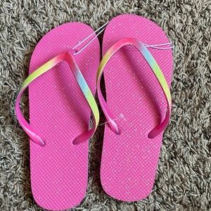 They are from Child’s Place. Never wore them didn’t fit my sister. Size 5-6